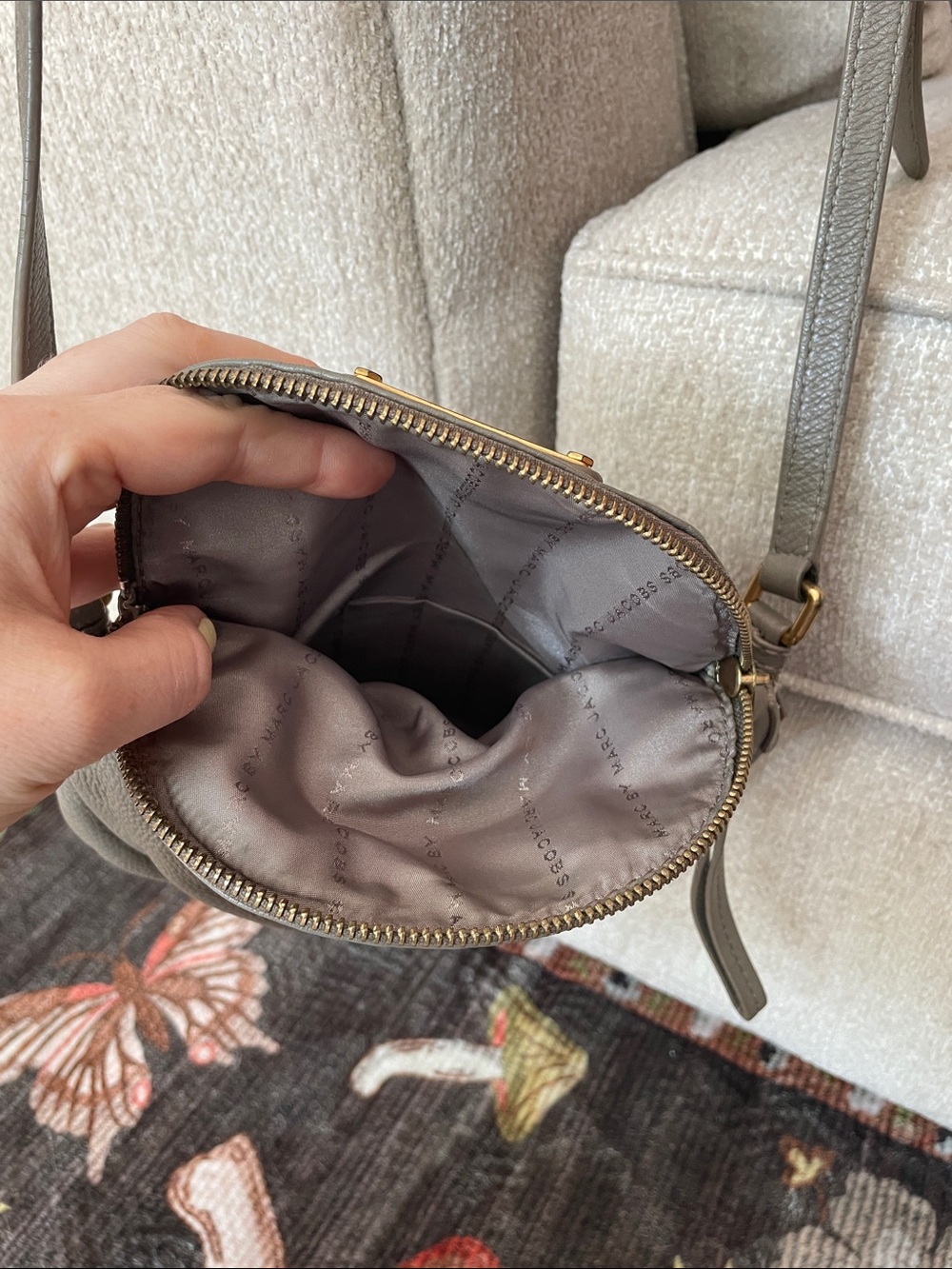 Marc by Marc Jacobs Pebbled Gray Leather Natasha Crossbody Gold Plaque As Is - Picture 9 of 11